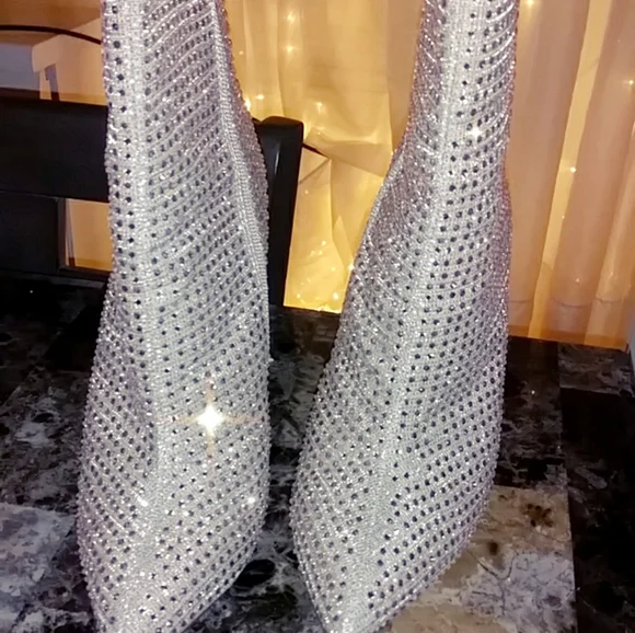 Queen of Attention!!! BLINGED Out size 9 - Picture 3 of 3